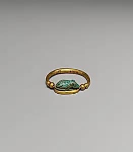 Ring set with a mouse design amulet by Unknown Artist