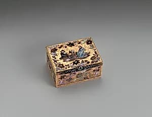 Snuffbox by Daniel Baudesson