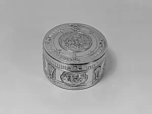 Snuffbox by Pierre-Nicolas Pleyard