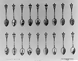 Souvenir spoon with view of a statue of Michelangelo's David on stepped foundation and arms of Florence by Unknown Artist