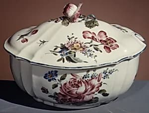 Sugar bowl with cover