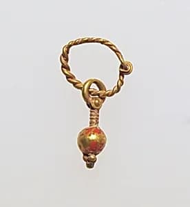 Gold earring with pendant by Unknown Artist
