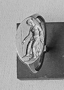 Gold ring by Unknown Artist