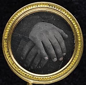 [Button] by Unknown