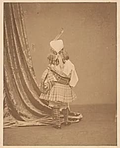 Le dos by Pierre-Louis Pierson