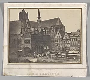 Place du Marché à Ypres by Imprimerie photographique de Blanquart-Évrard, à Lille