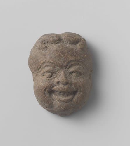 Fragment van een beeldhouwwerk by anonymous