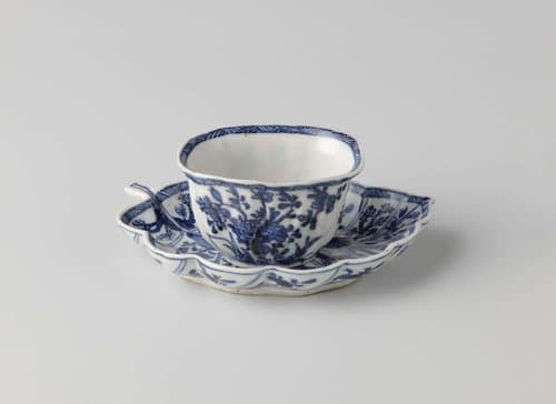 Cup with saucer in the shape of a leaf by anonymous