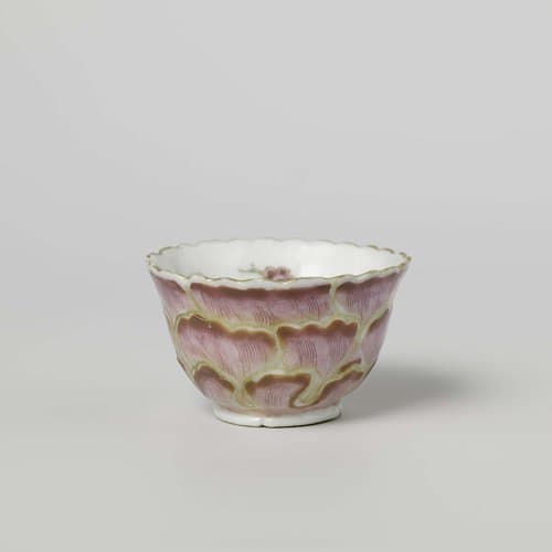 Bell-shaped cup modelled in the shape of a flower by anonymous