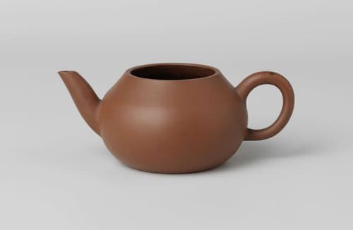 Theepot van rood steengoed, deksel missend by anonymous