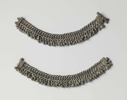 Pair of anklets (paizel) by anonymous