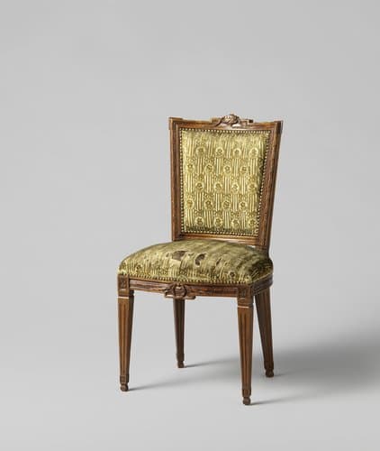 Stoel van mahoniehout, bekleed met trijp met een doorlopend patroon van aan strikken hangende ovalen waarin een bloem op gestreepte grond by anonymous