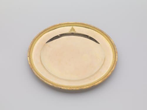 Bord van verguld zilver, met palmetrand. Op het plat het gegraveerde wapen Potemkin. by anonymous