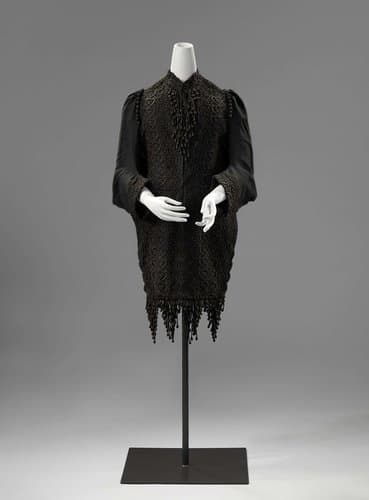 Mantel (dolman) met kant by anonymous