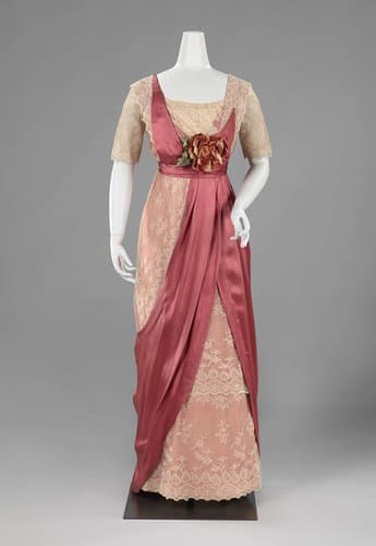 Japon met strompelrok by Antoinetta Francisca Helena Mulder