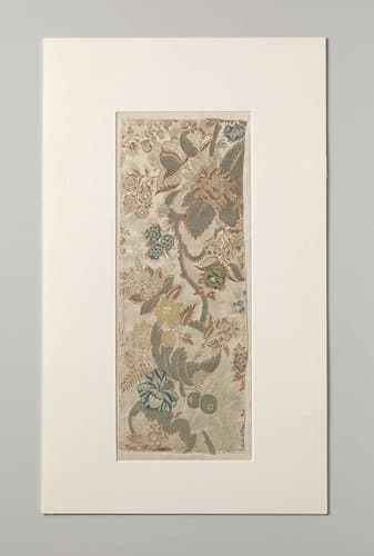 Fragment van een veelkleurig zijdedamast by anonymous
