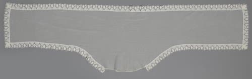 Sjaalkraag met blaadjesrand van kloskant by Wilhelmina Cornelia Schutten-Putters