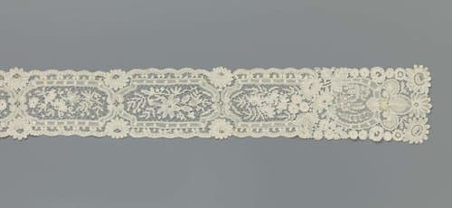 Das of cravat van gemengde kant met hoefijzervormige reserve by anonymous