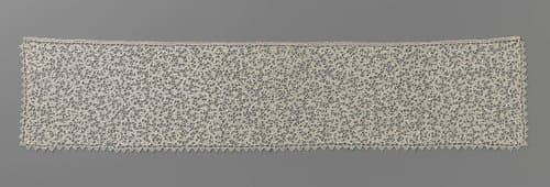 Dasslip van naaldkant met voluutranken by anonymous