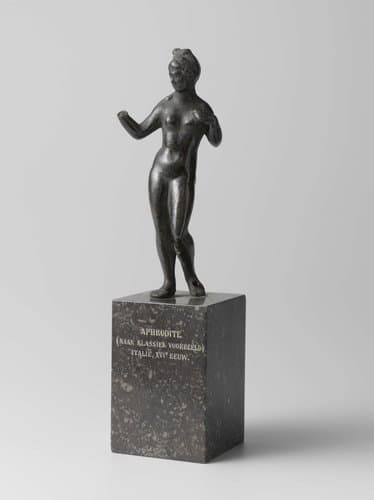 Naakte vrouwenfiguur by Unknown Artist