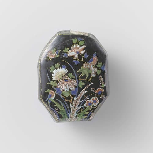 Borstelrug van veelkleurig beschilderde faïence by anonymous