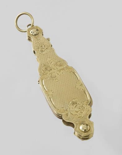 Scharnierlorgnet van goud, gegraveerd met bloemen en bladeren by anonymous