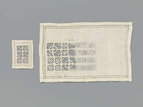 Staal linnen met een begin van gesneden werk met wielen en vierkantjes als voorbeeld van deze techniek met bijpassend fragment by anonymous