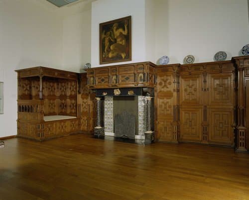 Wainscoting with chimneypiece by anonymous