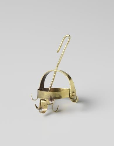 Vleeskroon met acht haken by anonymous