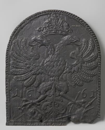 Haardplaat met gekroonde dubbelkoppige adelaar by anonymous