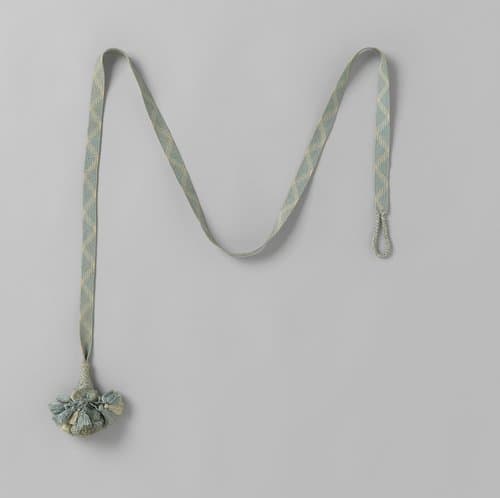 Band van blauwgrijze zijde, met kwast, Louis XIV by anonymous