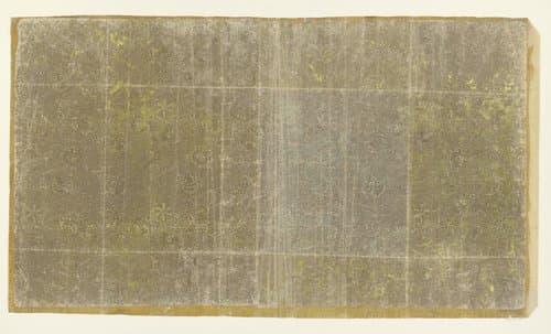Blad met bloemenmotieven over geometrisch meanderpatroon (één van drie identieke bladen) by anonymous
