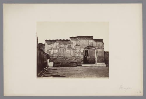 Ruïnes van een badhuis te Pompeï by Giorgio Sommer