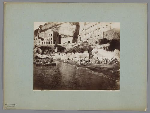 Vissersboten die bij Posillipo op het strand worden getrokken by Giorgio Sommer