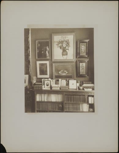 Interieur van Stadhouderskade 56, het woonhuis van Andries Bonger in Amsterdam, met schilderijen van Odilon Redon aan de muur by Willem Jan Gerrit van Meurs