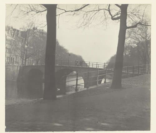 Brug over de Keizersgracht, hoek Reguliersgracht te Amsterdam by George Hendrik Breitner
