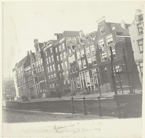 Gezicht op de Rechtboomsloot bij de Geldersekade in Amsterdam by George Hendrik Breitner