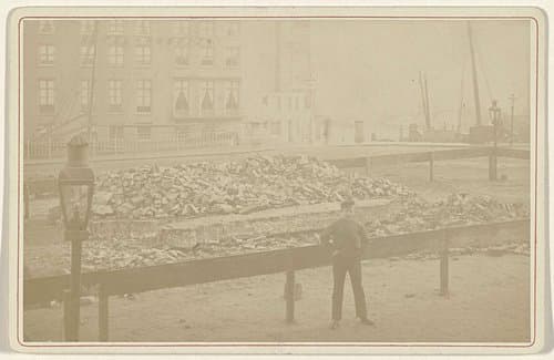 De Muur als Ruïne. 24 October 1877 by anonymous