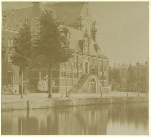 De Waag op de Westermarkt te Amsterdam by Pieter Oosterhuis