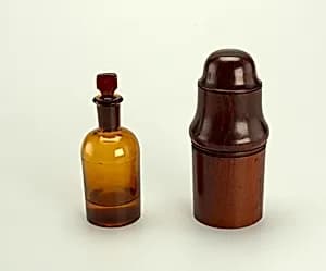 Bottle case and cover by Unknown