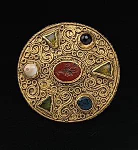 Brooch by Unidentified