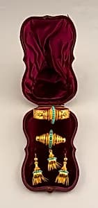 Earrings, bracelet and brooch by Unknown