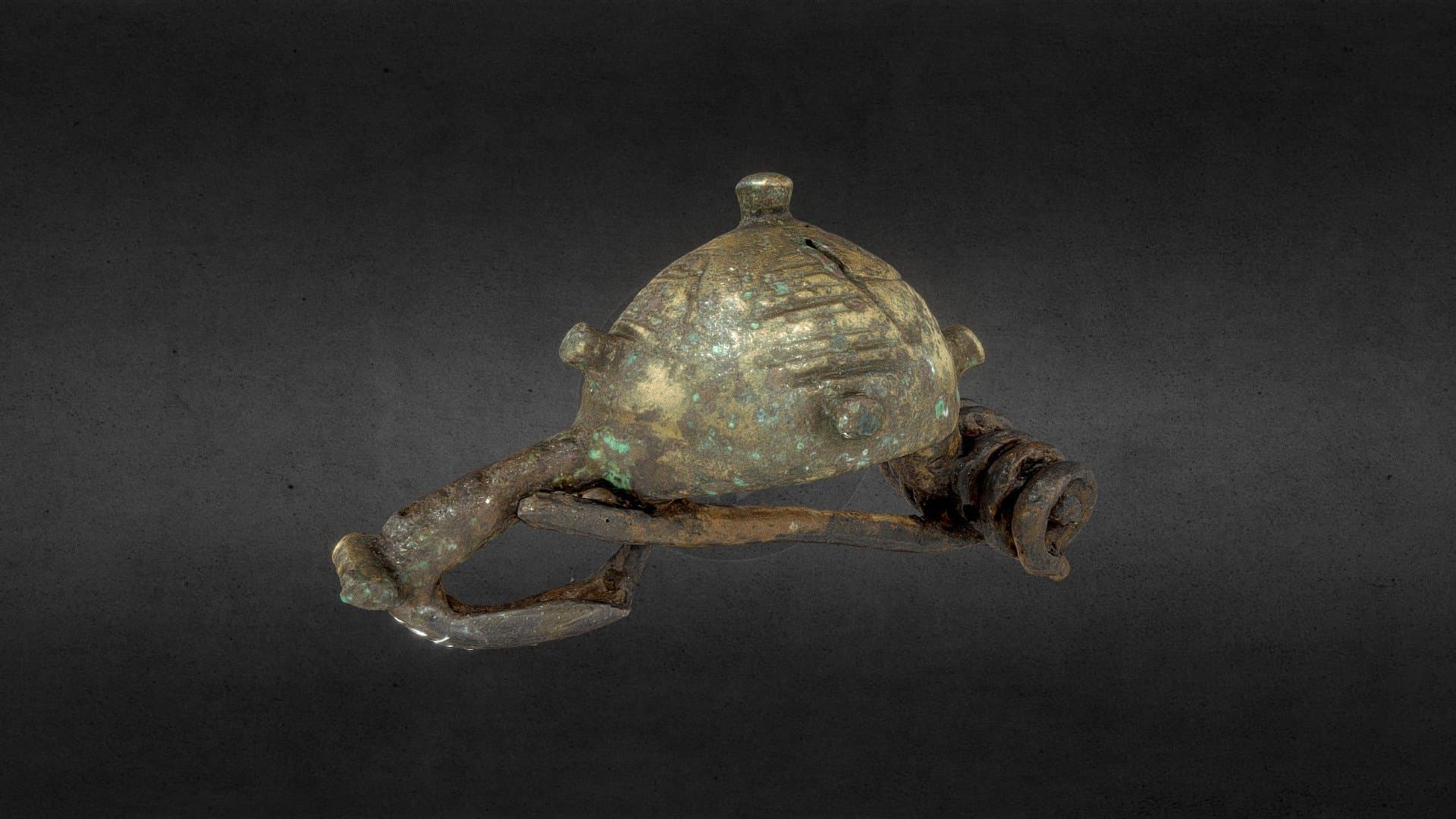 040 Paukenfibel / Tympanum-shaped fibula