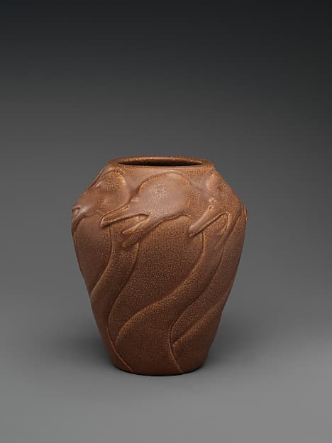 Vase with geese