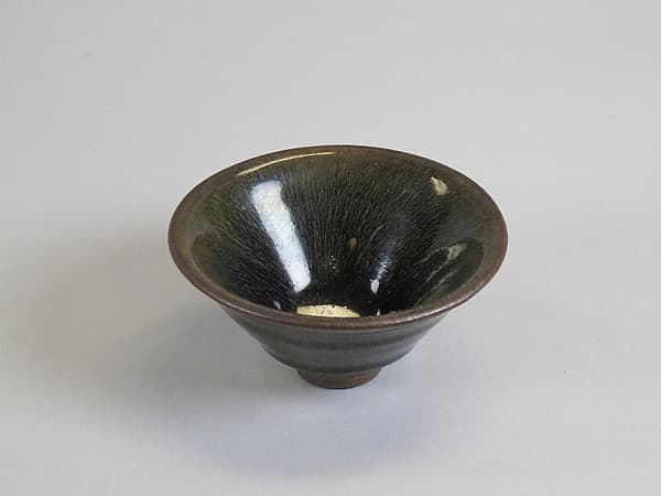 Tea Bowl with “Hare’s-Fur” Decoration