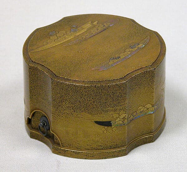 Set of Two Boxes with Cover