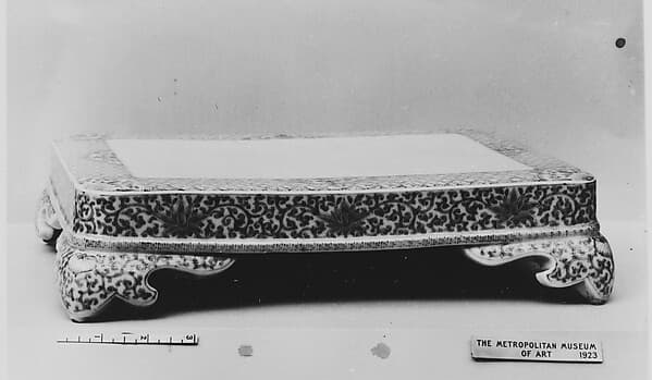 Stand for Alcove Ornament