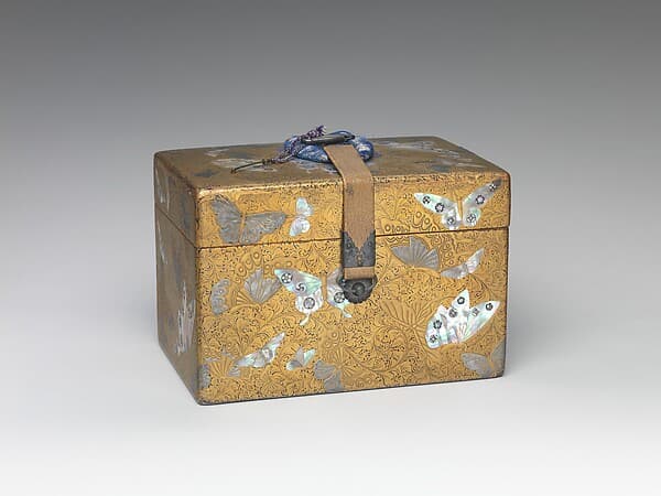 蝶蒔絵小箱|Box with Butterflies and Ferns