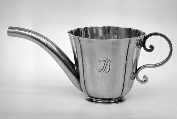 Invalid's cup (Biberon)