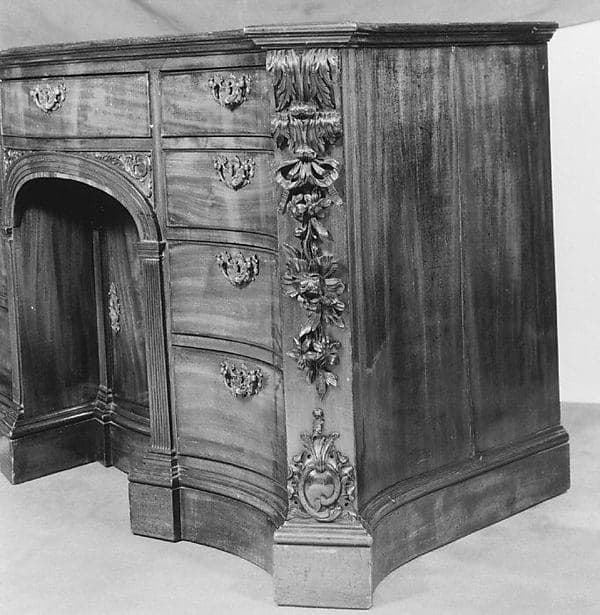 Kneehole writing table